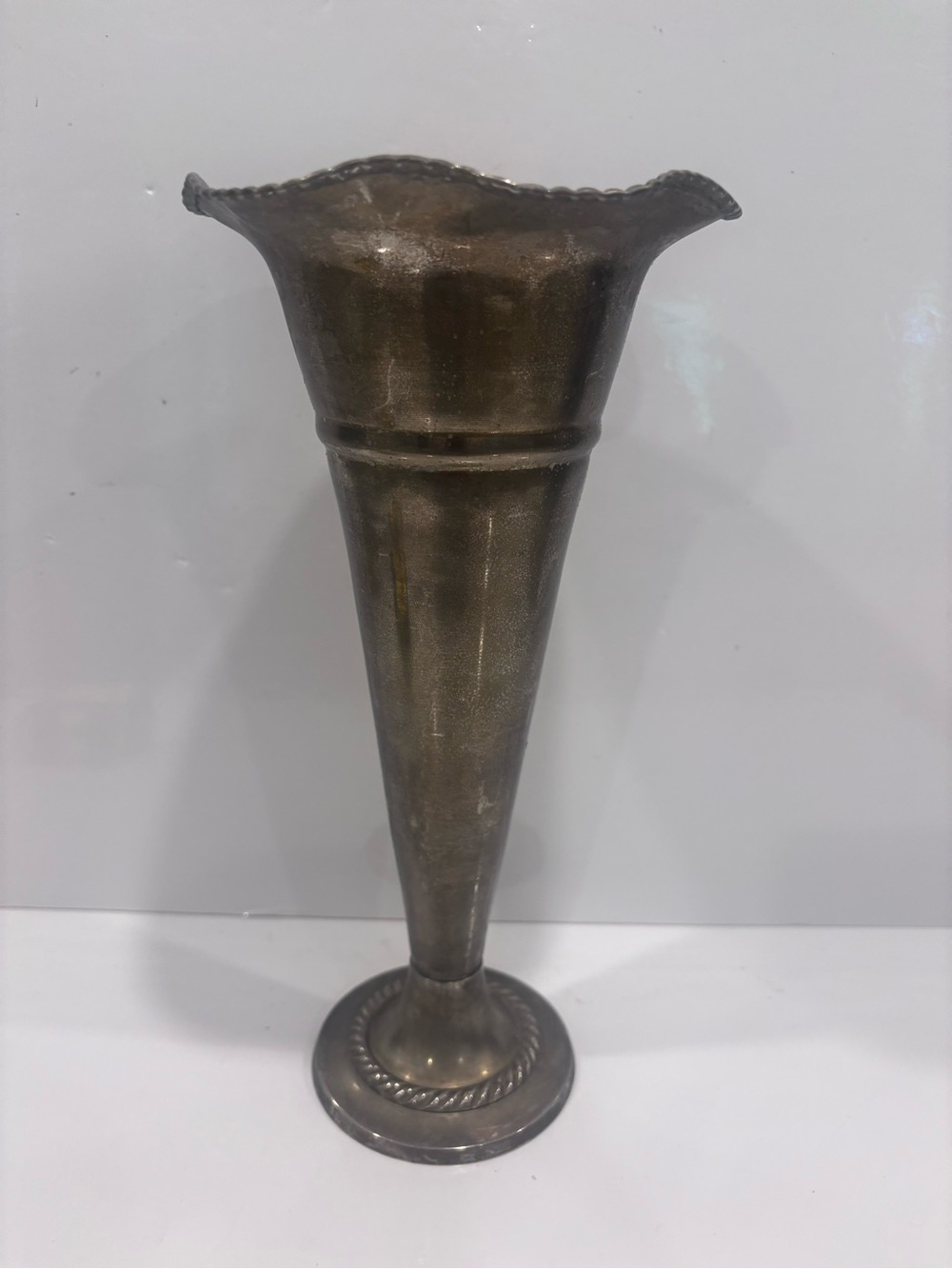 Vintage pewter/metal trumpet case 12” scalloped fluted rim twist base